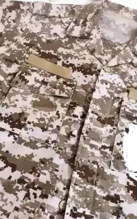 لباس و پوتین خاکی