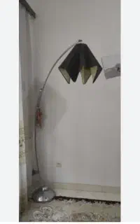 آباژور (چراغ ایستاده)