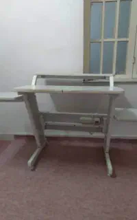 میز کامپیوتر،ترکیب فلز و نئوپان