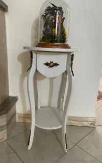 میز کنار مبلی