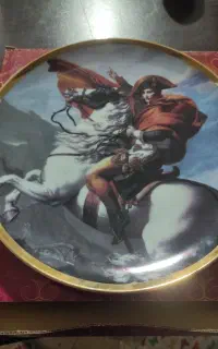 بشقاب دیوار کوب خارجی