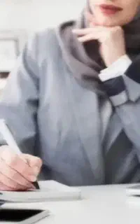 منشی و حسابدار خانم