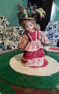 عروسک زیبای هلندی بفروش میرسد