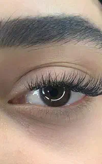 انجام انواع اکستنشن مژه و لیفت ابرو