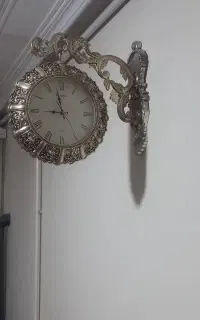 ساعت دیواری دو طرفه