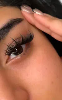 کاشت مژه ۳۸۰‌تومان