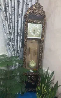 ساعت ایستاده همراه ۶ عدد پشتی