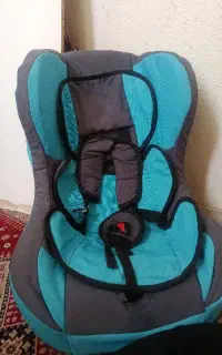 صندلی ماشین کودک کاملا سالم
