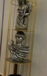 قفس دکوری با مجسمه