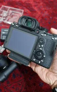 دوربین عکاسی حرفه ایSONY با تجهیزات کامل در حد نو