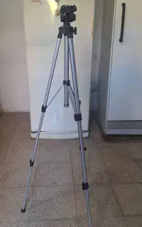 سه پایه دوربین آلومینیومی سالم و محکم