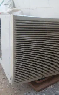 کولر پنجره ای  LGسالم وتمیز