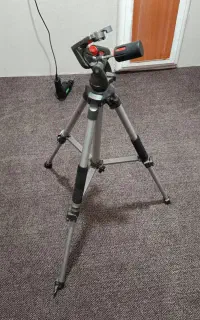 سه پایه دوربین