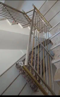 حفاظ و نرده استیل راه پله و پشت پنجره