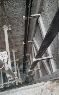 نصب درب و ریل و آهنکشی آسانسور