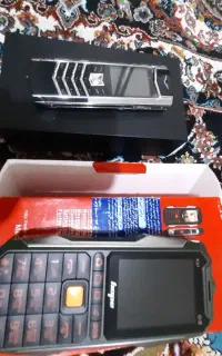 گوشی کمپینگ hopeو گوشی نقره ای vertu