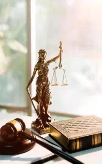 قبول وکالت در کلیه دعاوی حقوقی، کیفری و...
