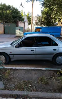 یک دستگاه پژو 405