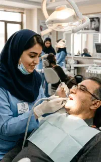 خدمات دندانپزشکی وجراحی‌ به نرخ دولتی زیرنظر متخصص