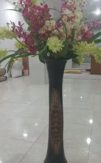 گلدان سفالی با گل