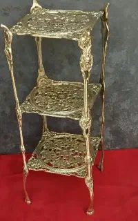 میز تلفن یا دکوری برنزی یا برنجی