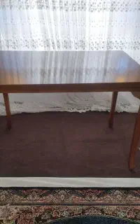 میز نهارخوری با ۴صندلی