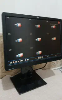 مانیتور دوربین و کامپوتر همرا با کابل برق و تصویر