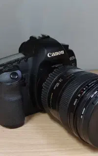 دوربین حرفه ای canon 5D mark2 با لنز ۱۰۵ـ۲۴