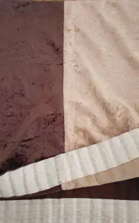 یک عدد پرده مخمل دو رنگ 2 و نیم در 190سه تومن