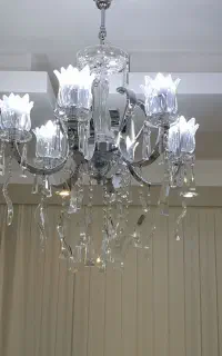 یک عدد لوستر ۶ شاخه استیل خارجی با کریستال اصل