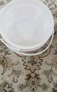 سطل رنگ تمیز