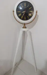ساعت ایستاده
