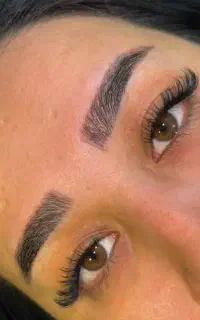 نیازمند مدل اکستنشن مژه