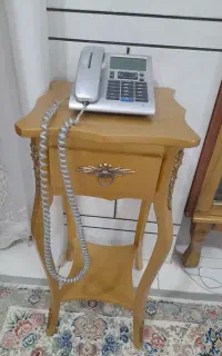 تلفن ثابت همراه با میز