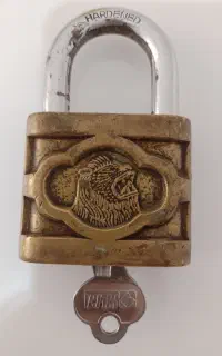 قفل شیر نشان