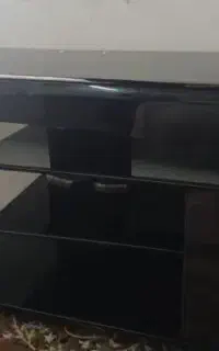 میزتلوزیون شیشه ای