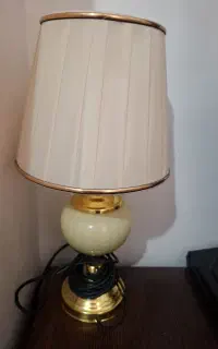 آباژور رومیزی