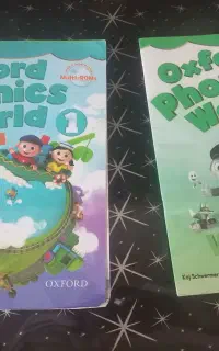دوعدد کتاب ترم ۱ زبان
