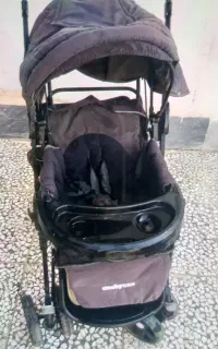 کالسکه قیمت مناسب درحد نو