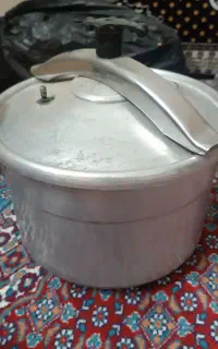 زودپز قدیمی سالم