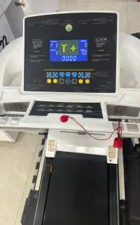 دو دستگاه تردمیل نیمه باشگاهی