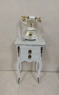 تلفن و میزتلفن