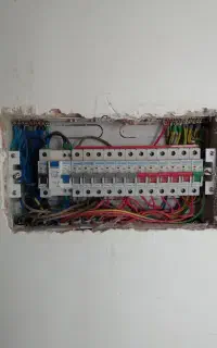 نیروی برقکار نیمه ماهر