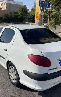 پژو ۲۰۶ SD V8 مدل ۱۳۹۳ ،سفید ،شاسی پلمپ، فنی سالم