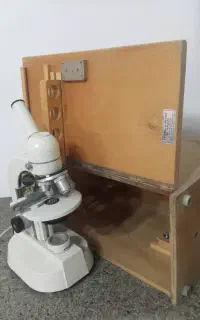 میکروسکوپ آزمایشگاهی حرفه‌ای Studio * 1200