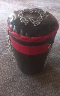 کیسه بوکس با زنجیر اضافی