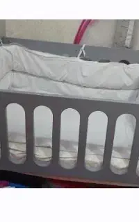 تخت گهواره ای کنار مادر