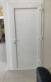 در و پنجره توری پلیسه upvc