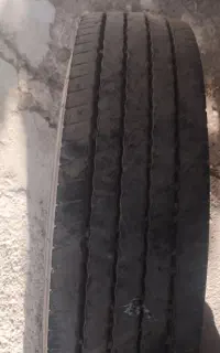 یک عدد لاستیک و رینگ