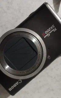 Canon SX200 IS دوربین درحد نو